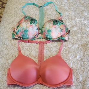 Victoria secret very sexy bras. 34 DD. Like new.
